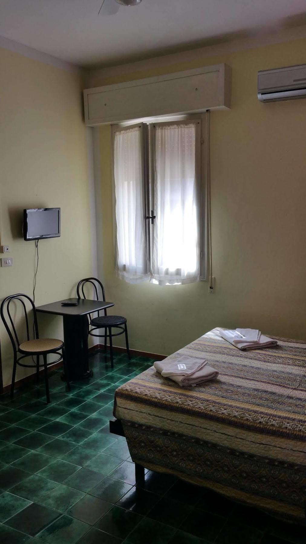 Hotel Villa Lorena Rimini Ngoại thất bức ảnh