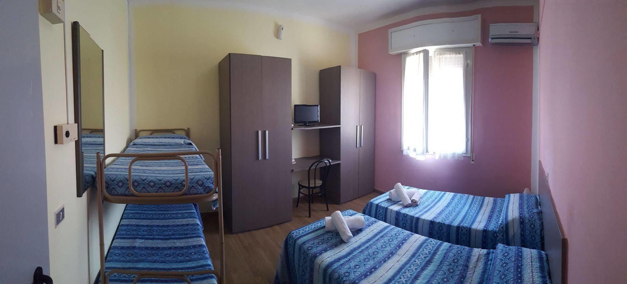 Hotel Villa Lorena Rimini Ngoại thất bức ảnh